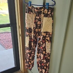 POL Floral-Black Base Light Weight Jean Material JOGGER BOTTOM